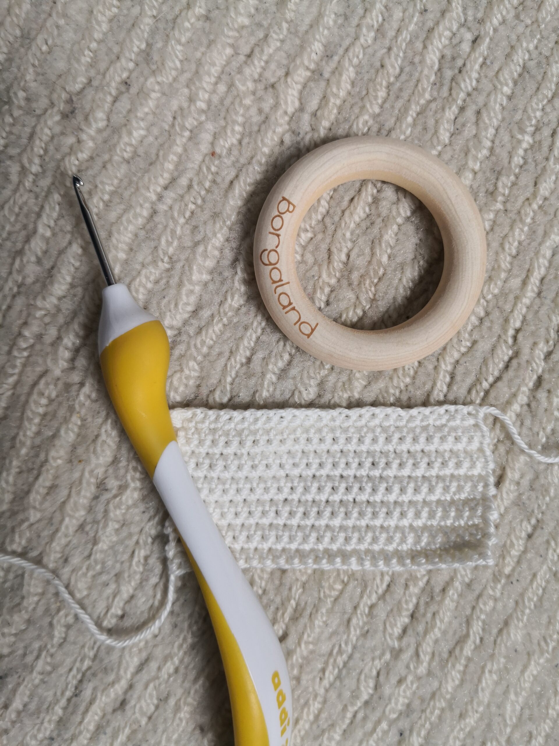Amigurumi Greifling häkeln – Anfang der Anleitung mit Ring und Häkelnadel