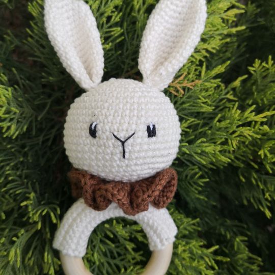 Amigurumi Hase Greifling häkeln – niedliche DIY-Idee für Babys