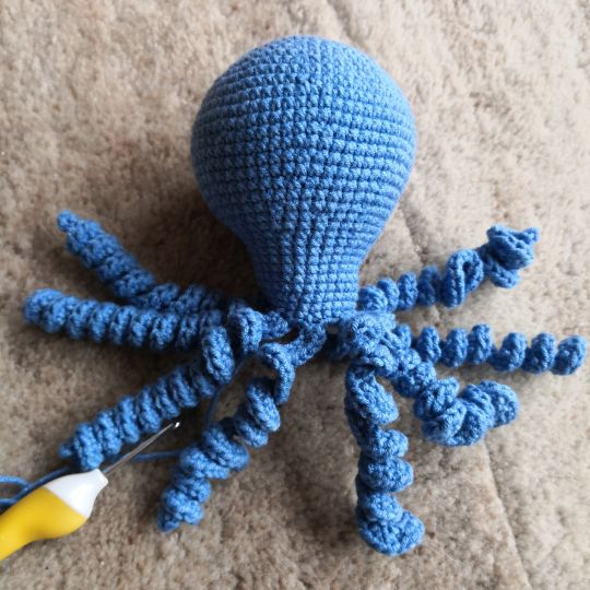 Gehäkelter Oktopus mit Spiral-Tentakeln – süße Anleitung für Anfängerinnen