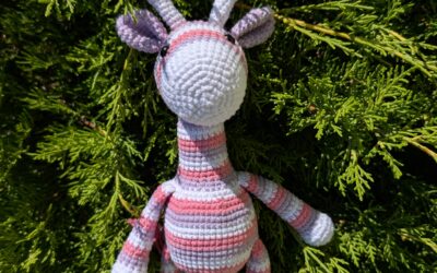 Tierfiguren häkeln – Entdecke alle Anleitungen auf einen Blick! – Gratis Häkelmuster bei Borgaland Schritt-für-Schritt Anleitung: Giraffe häkeln mit Streifenmuster