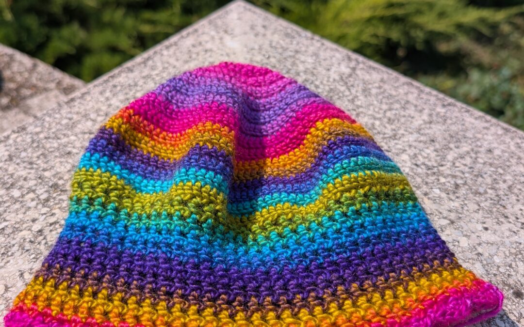Anleitung für Mütze häkeln – bunte Regenbogen-Mütze